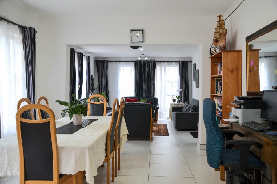 4 Bedroom Property for Sale in Rondebosch East Western Cape